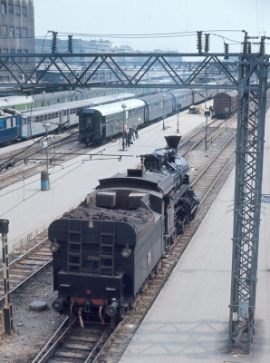 {short description of image}